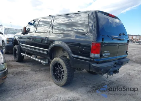 2005 Ford Excursion Limited from USA, damaged, VIN 1FMSU43P55EA84335